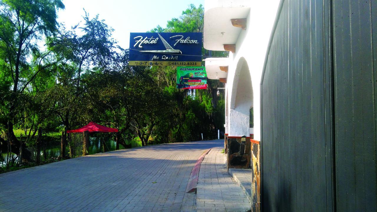 Hotel Falcon Tamasopo Extérieur photo